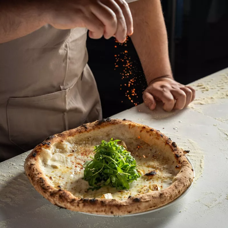 מחכים לכם בסניפים